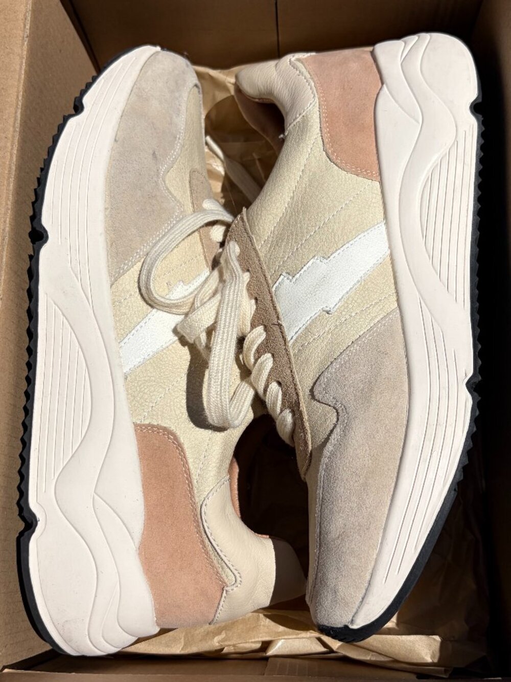 White Raven Pamela Beige Multi Vintage Inspired Retro Platform Sneakers Size 8